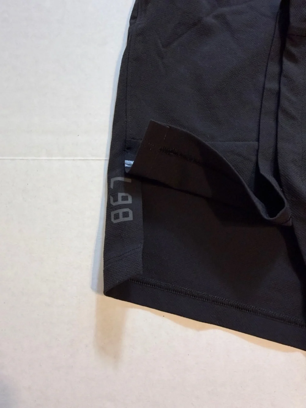 Lululemon License To Train 7" Linerless Shorts Style LM7APYS - Picture 5 of 8